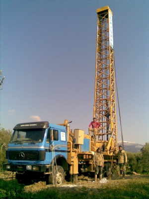 1250 METRE KAPASİTELİ SONDAJ MAKİNASI 1250 METRE KAPASİTELİ SONDAJ MAKİNASI